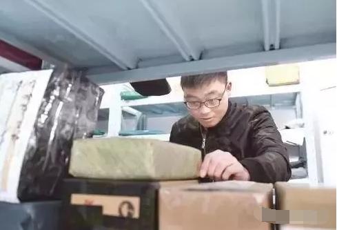 90后小伙不顾家人坚持创业,90后小哥放弃打工不顾家人反对