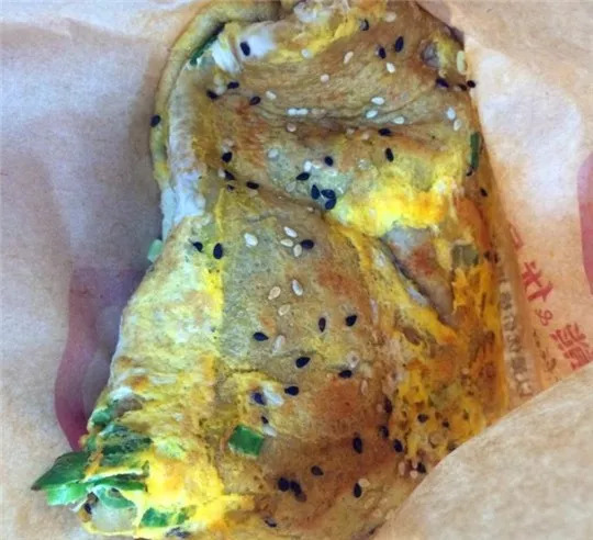 大连美食煎饼果子,吃遍大连小吃街