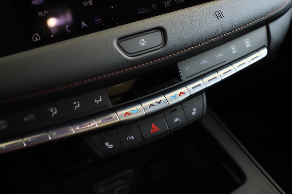 最新款凯迪拉克xt4值不值得买,2020款凯迪拉克xt4值不值得买