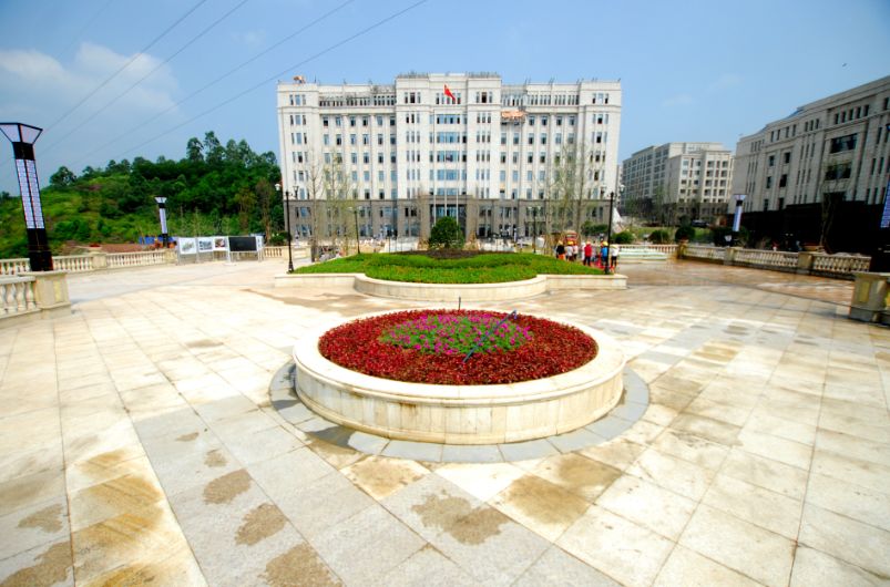 多图！电子科大宜宾研究院开学啦，上千名新生……