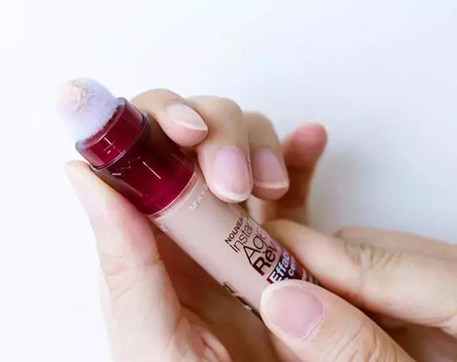 遮红血丝黑眼圈遮瑕推荐,泛红的黑眼圈遮瑕方法