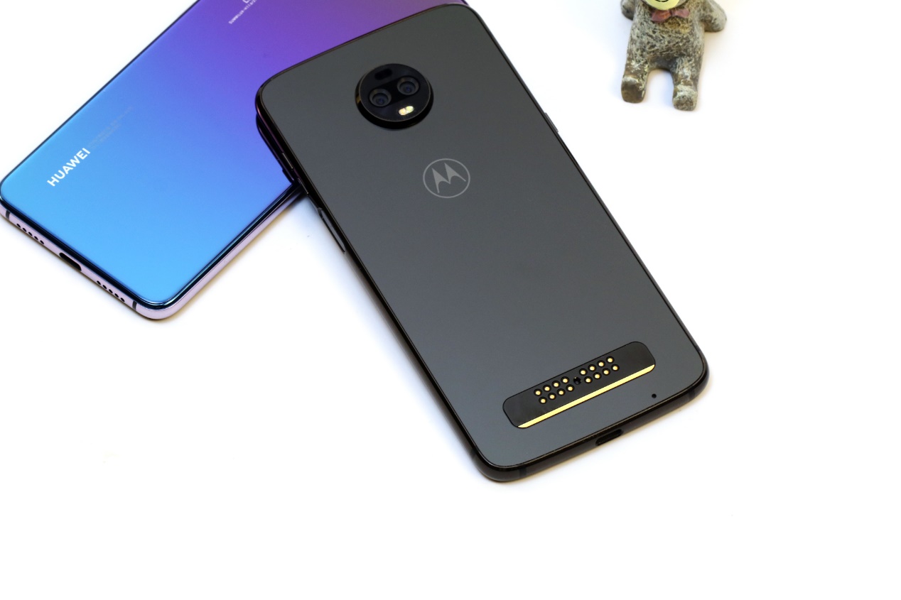 华为p20和vivoz3哪个好,华为p30与摩托罗拉s30对比