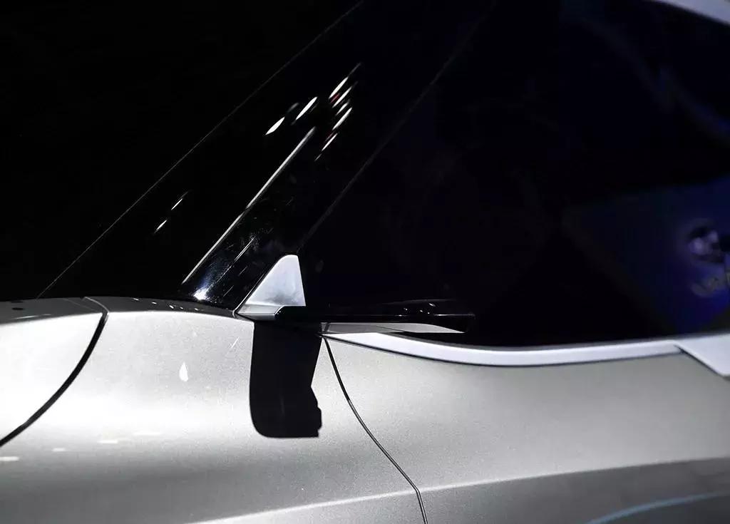 可以旋转的副驾驶,双排座多功能汽车