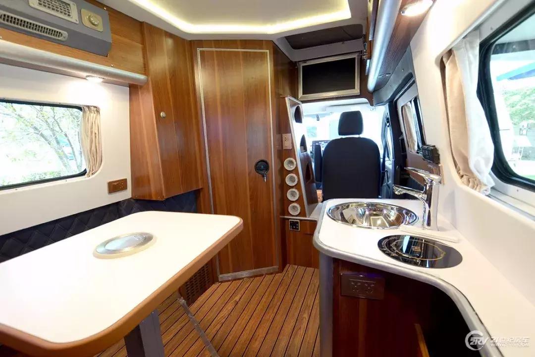 在城市的房车生活,目前性价比最好的b型自动挡房车