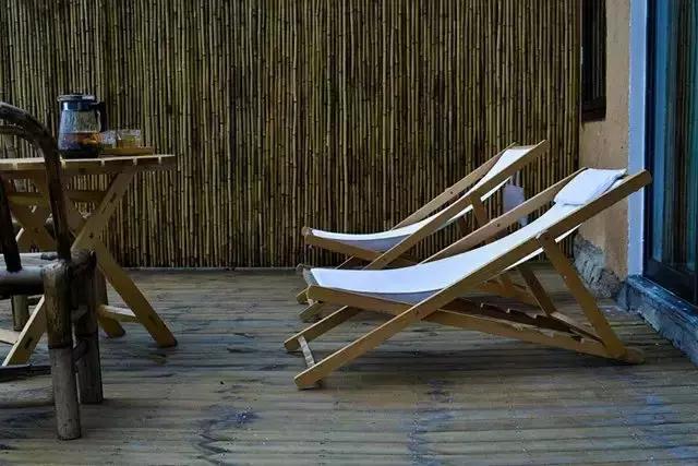 她和发小在500米悬崖边盖了云中小屋，走吧，这次我们一起去看云~