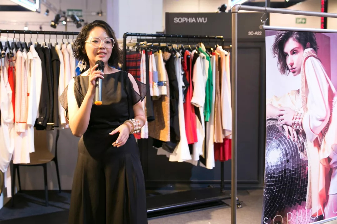 阿秋秋说｜10个角度，麻溜带你去趟香港时装周