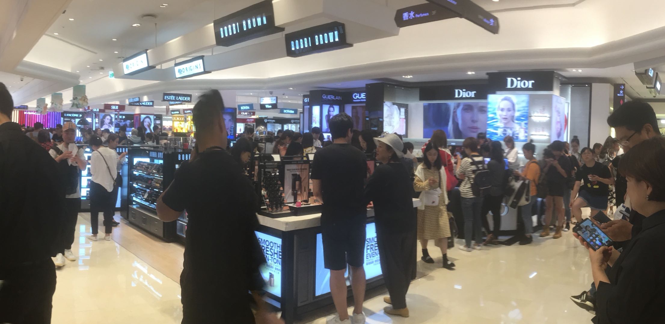 所谓的代购真的是去韩国购物吗,韩国代购免税店是真货吗