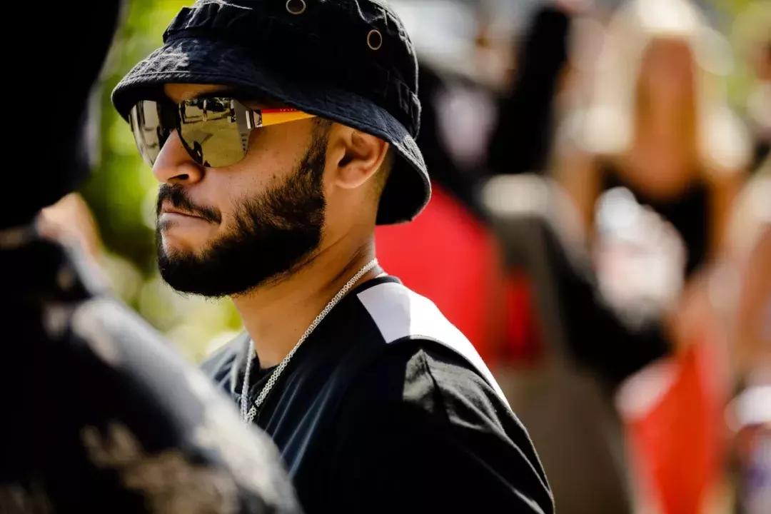 2019巴黎时装周春夏场外潮人街拍,2019春夏时装周场外时尚街拍图片