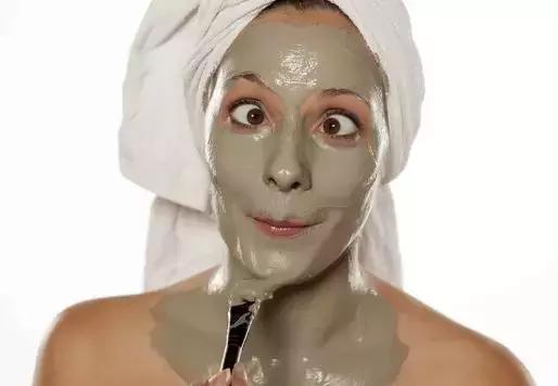 你以为你敷完面膜的样子,你以为的敷面膜是怎样的