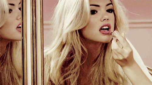 妆容分享秋冬暖意红唇妆,秋冬妆容彩妆好物推荐