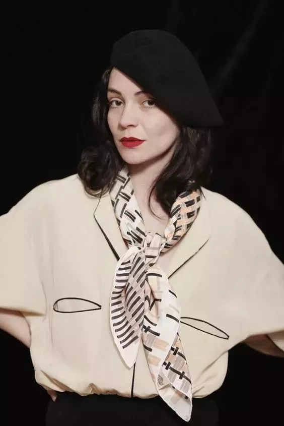 石原里美丝巾搭配图片,石原里美丝巾戴法