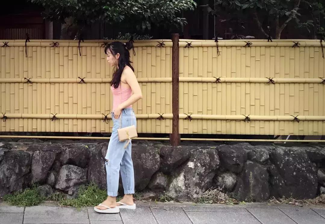 Gucci这是在逼我们把泳衣穿上街？