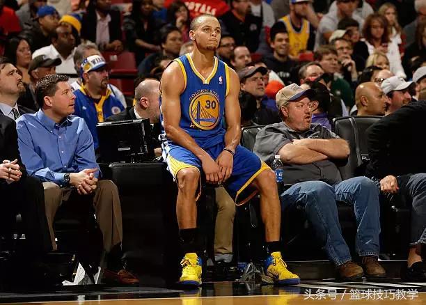 戈登晃断了库里的脚踝 (戈登晃断库里脚踝)