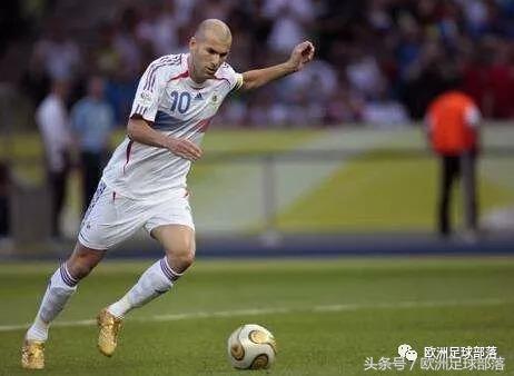 虎父无犬子儿子继承爸爸的球技,齐达内足坛最佳十一人