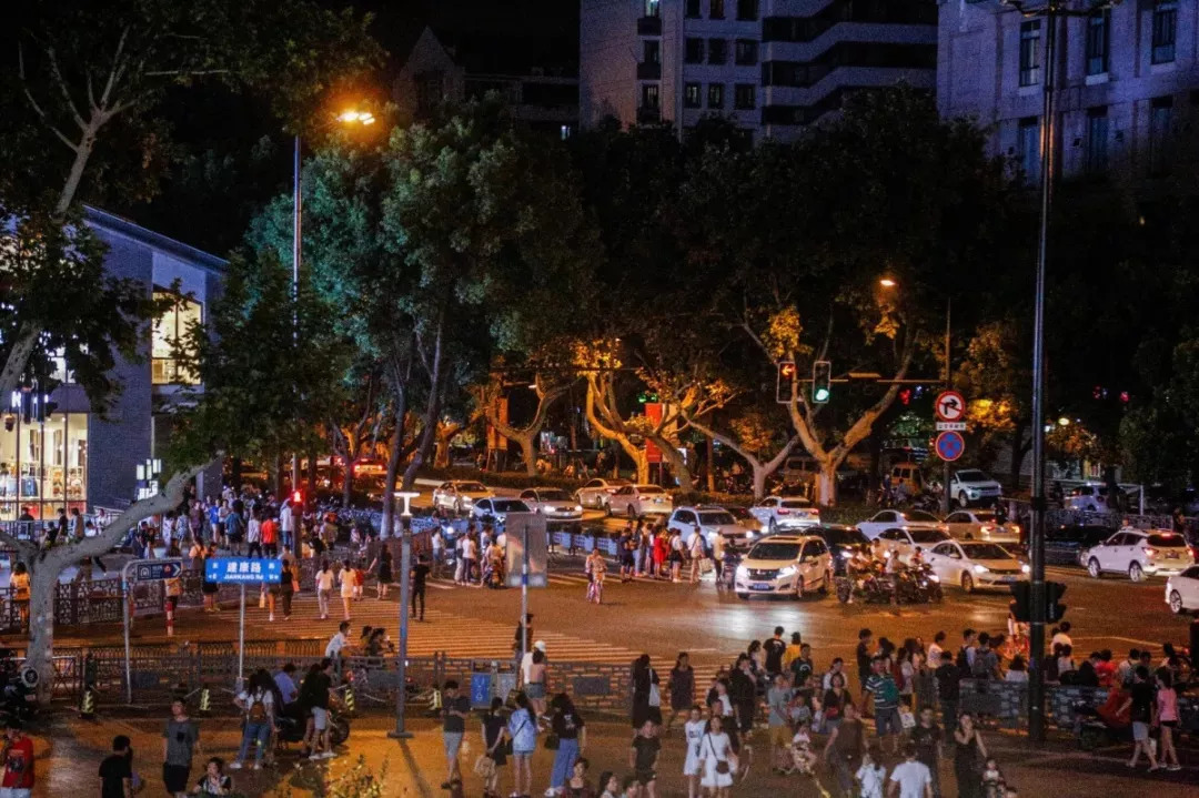 2005年的南京街头真实影像,记忆中的南京照片