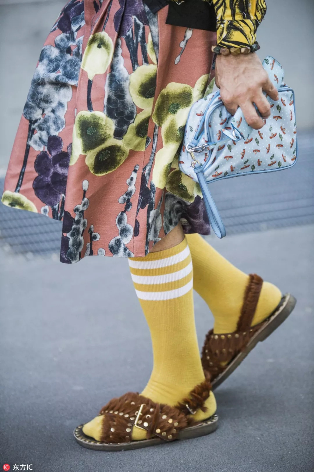 吴宣仪袜子怎么穿,细节控看过来