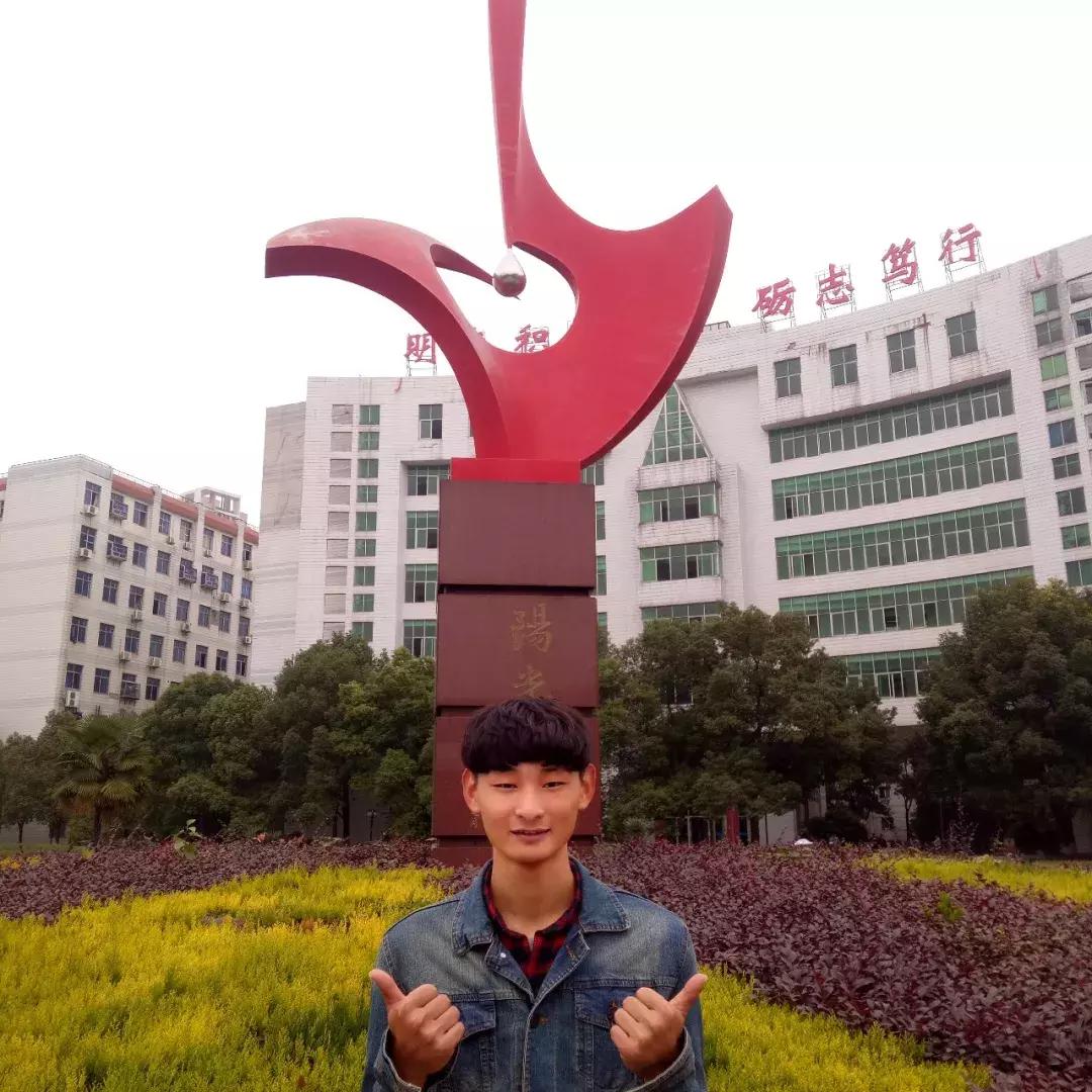 帅气班长化身公益先锋，才大二志愿服务时长已超1000小时