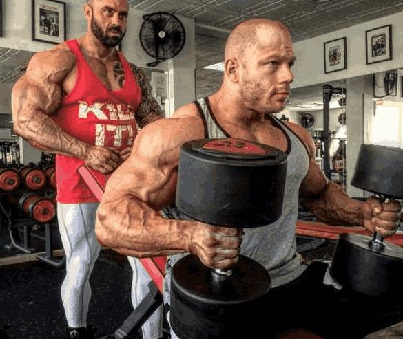 靠鸡蛋白增肌,自卑的肌肉男健身起来有多可怕