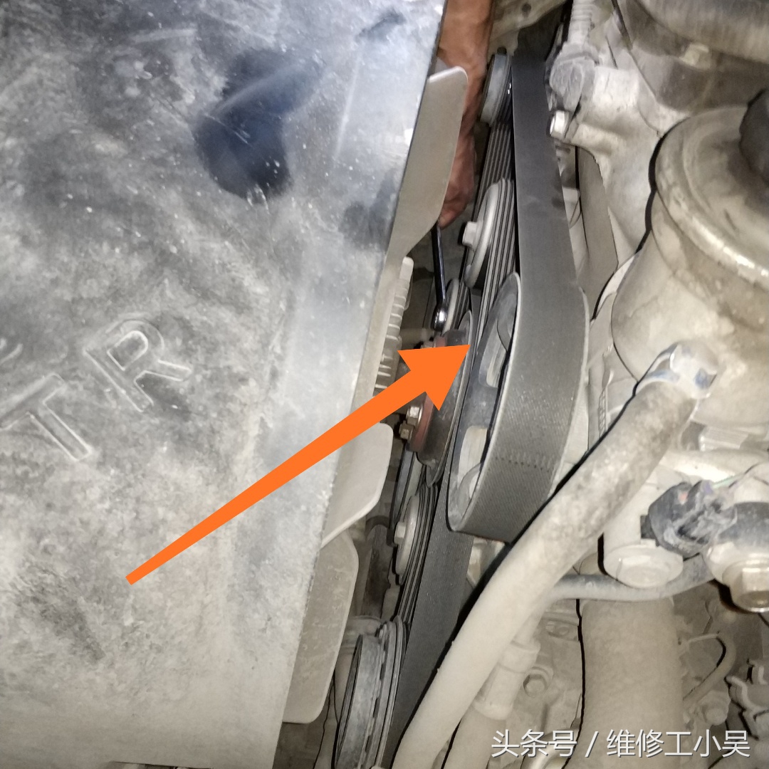 发动机一直在响咕噜噜的,发动机运行时有哒哒哒声音