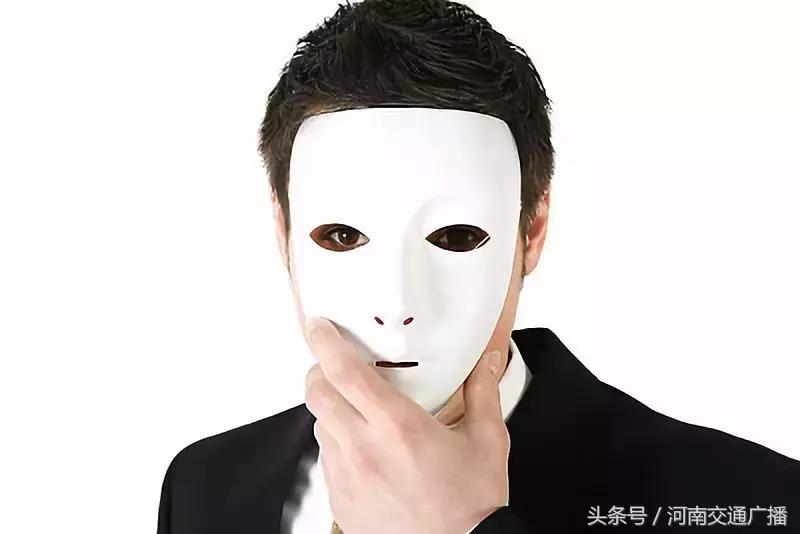 小伙开跑车法拉利炸街被路人教育,男子深夜开走兰博基尼被警察抓