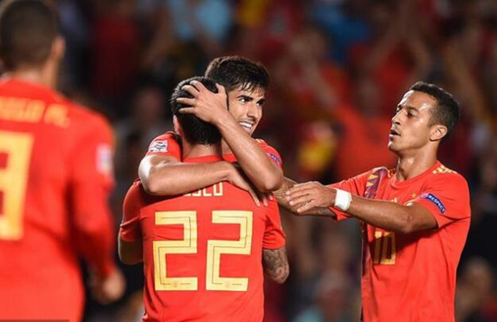 西班牙世界杯惨输,西班牙爆冷的背后