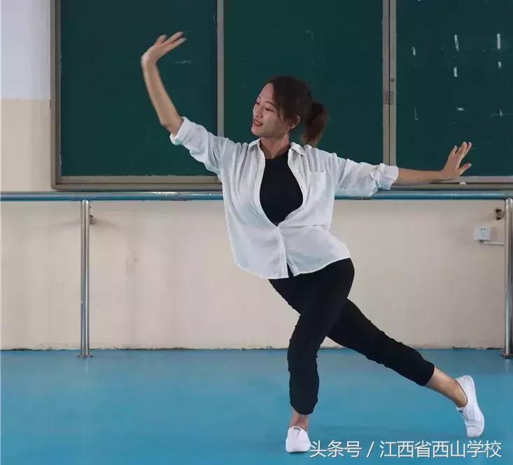 西山学校优秀教师｜胡浪：青春吐芳华，润物细无声