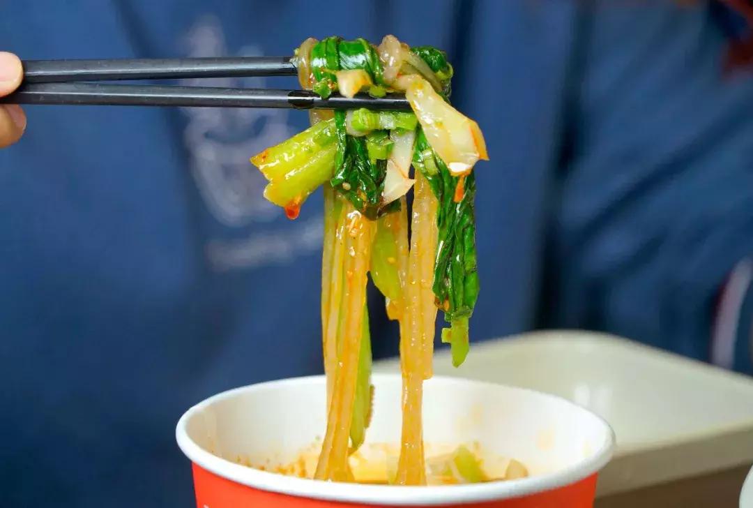 刁四麻辣烫展示,刁四麻辣烫火爆的原因