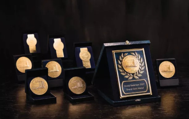 唯一愿意自己花钱买的月饼，掰开就流心，稍不留神就溢出，只在香港制造的美心月饼