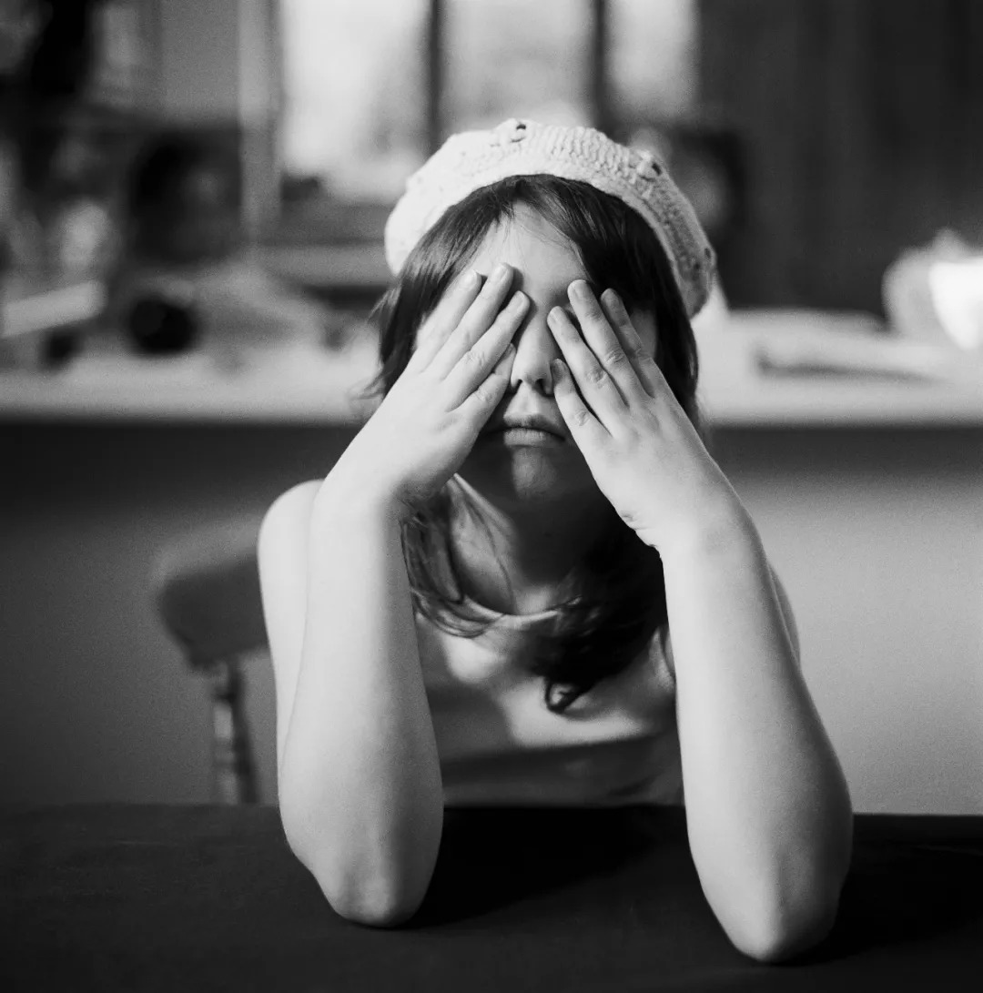 女童来大姨妈吃什么食物好,三年级女孩来大姨妈了怎么回事