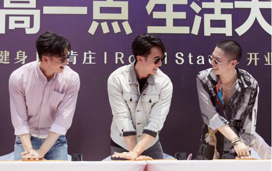 吴尊穿搭分享,吴尊穿什么裤子好看