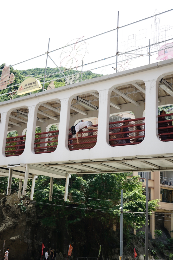 陈法拉扮乞丐完整视频,陈法拉户外照片