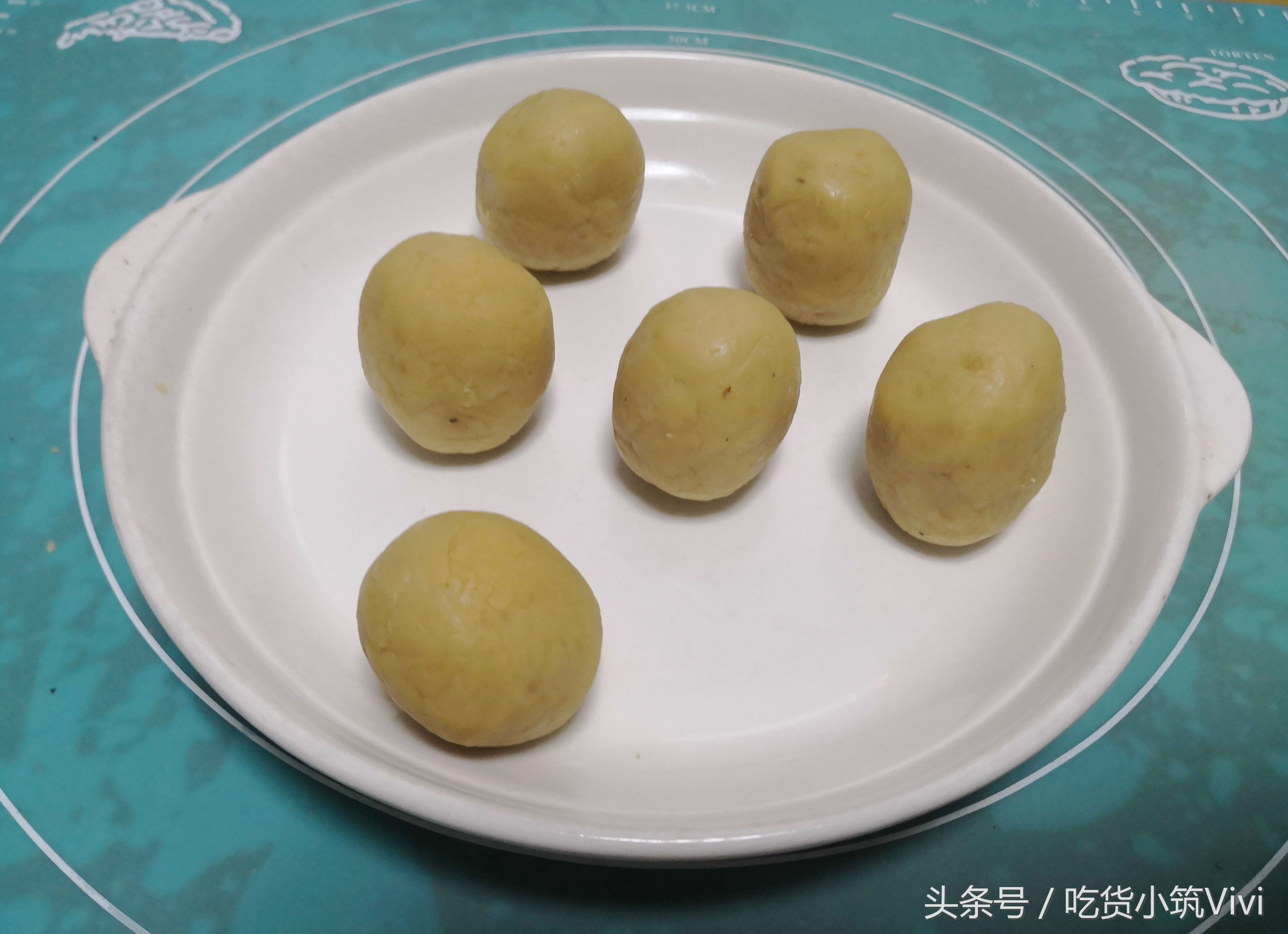 怎样在家制作不放油的绿豆糕,在家里做绿豆糕最简单的方法