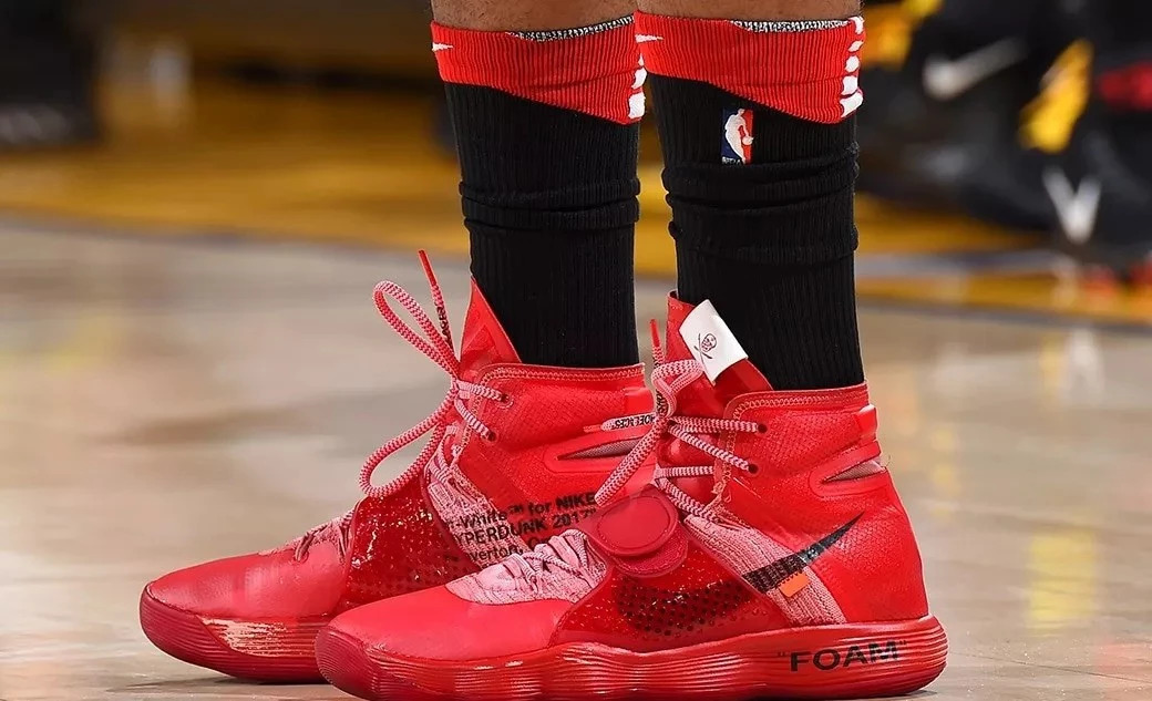 塔克球鞋上脚视频,塔克4000双球鞋