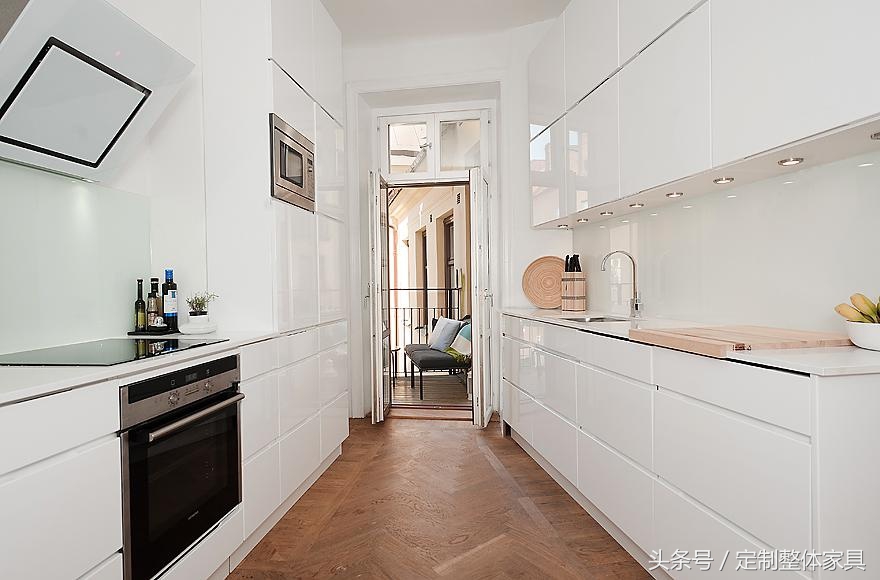 烤漆橱柜的优缺点,橱柜用烤漆门板好不好