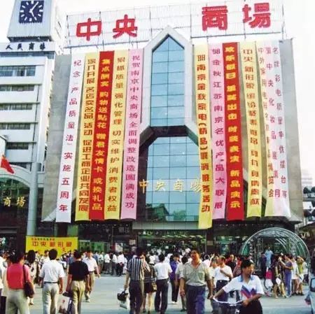 10万块钱创业一年赚100万,10万元创业白手起家