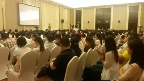 揭秘替人排队兼职竟然可以日入3000+黑幕,照着操作你也可以