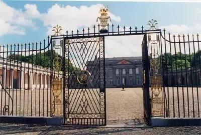 这位中国妇女被欧洲人称为“圣母”被誉为“比利时的辛德勒”