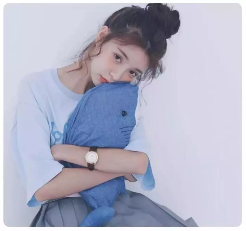 最火刘海女生显脸小适合大饼脸,一分钟就能搞定的发型显脸小