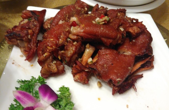 “山竹”过境，多雨模式启动，门口的餐馆也是极好，就近吃点啥？