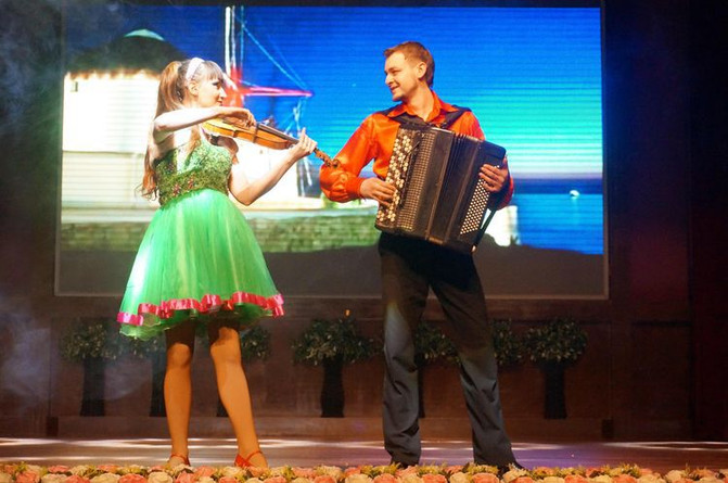 冰城伏尔加:“晴空下的雪域恋歌”让你知道旅行和旅游是两码事!