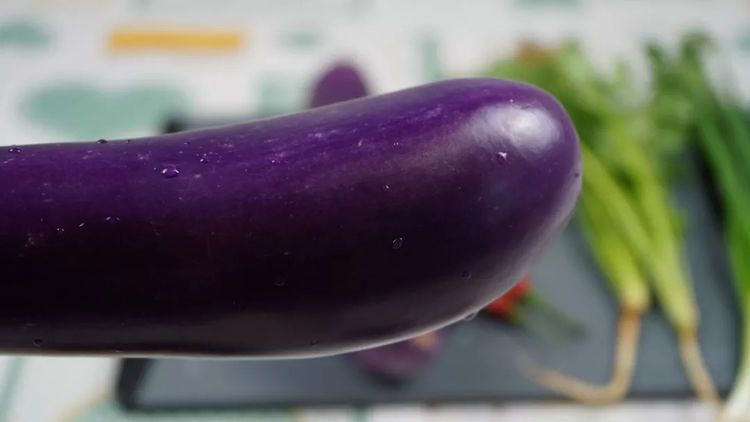 烤茄子不用蒜蓉的方法,烤茄子教程好看又好吃