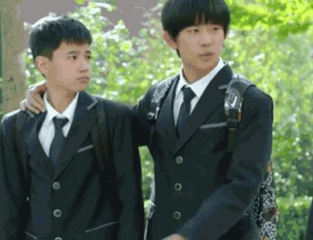 易烊千玺和中戏老师,易烊千玺中戏报到