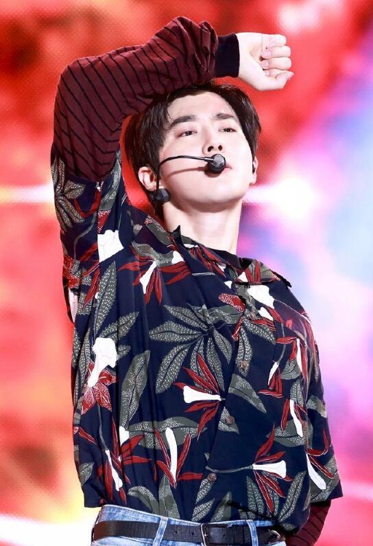 第三轮吃鸡直播来袭，将迎来EXO神秘嘉宾，官方提供重要线索