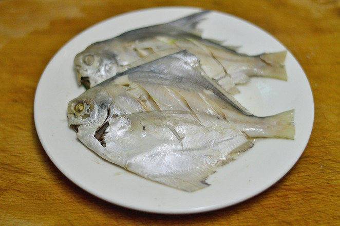 大鲳鱼怎么做好吃清蒸鲳鱼,清蒸淡水鲳鱼的正确做法