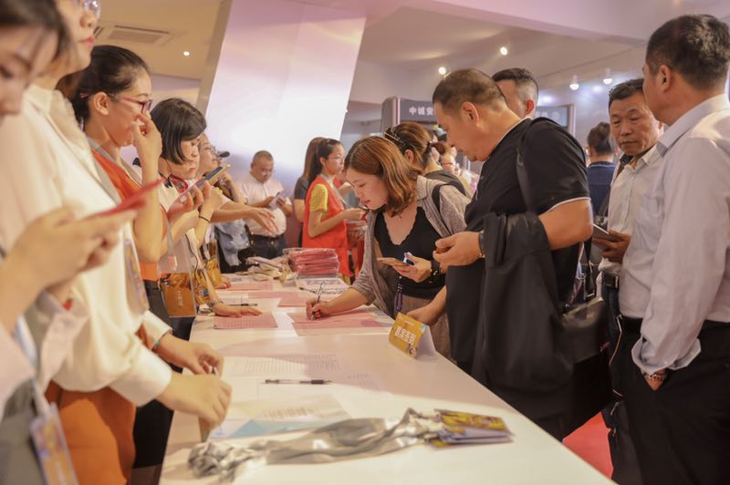 2022柯桥时装周开幕式,柯桥风尚汇炫动中国时装周