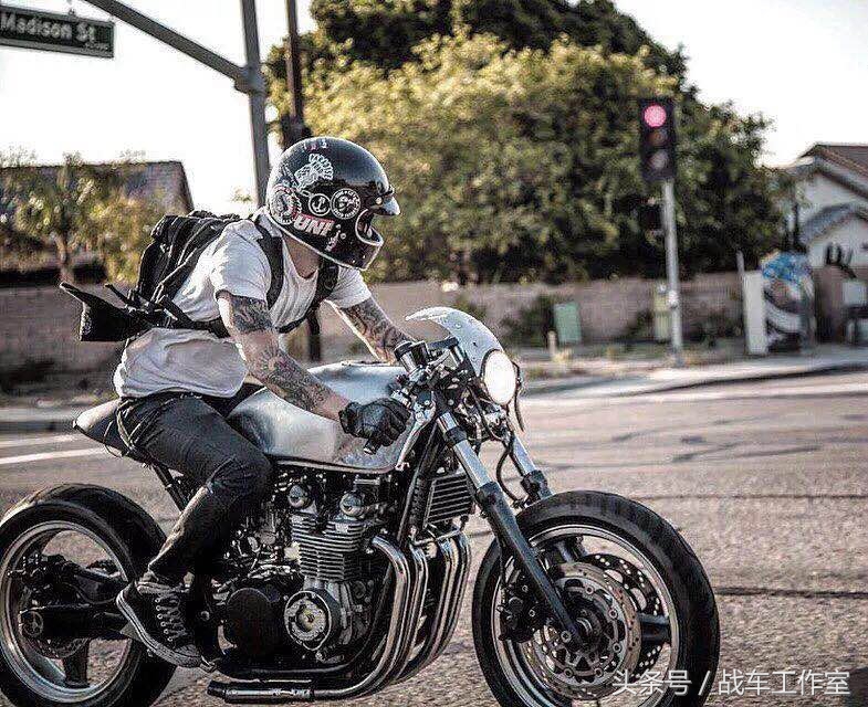 用复古解构哈雷宝马的土豪文化