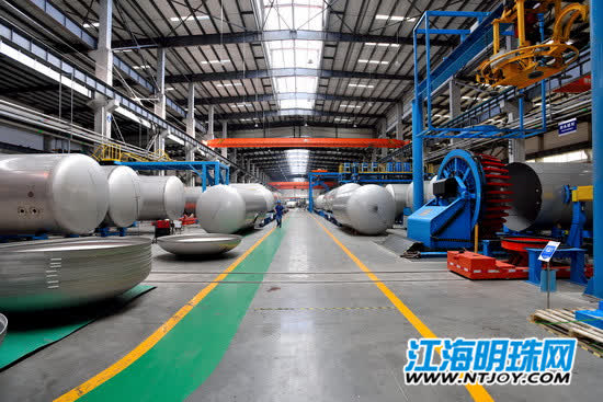 “工人”成长为“工匠”“冷冻”延伸到“冷链”——四方科技集团董事长黄杰的创业之路