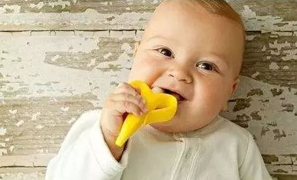 宝宝出牙时导致口腔溃疡,宝宝出牙牙齿痛喝什么粥