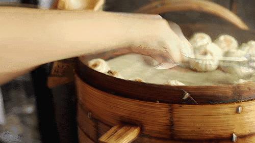 “火山口”肉包来了！每天卖出3000个，开车4小时……