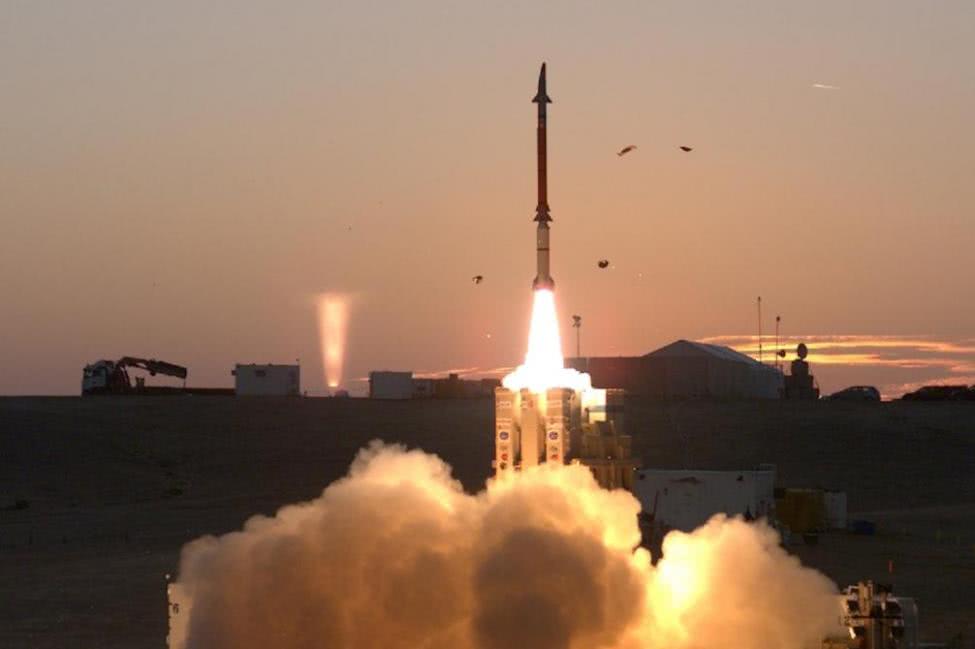 沙特打胡塞导弹,也门打沙特的导弹